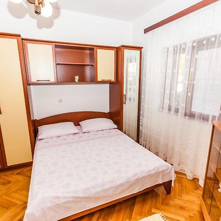 Sea View Apartment Sumartin Bagian luar foto