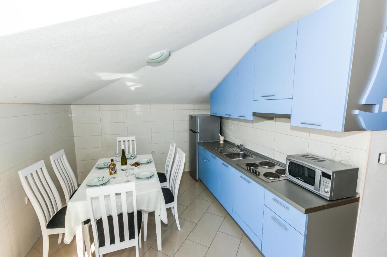 Sea View Apartment Sumartin Bagian luar foto