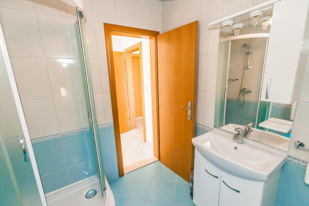 Sea View Apartment Sumartin Bagian luar foto