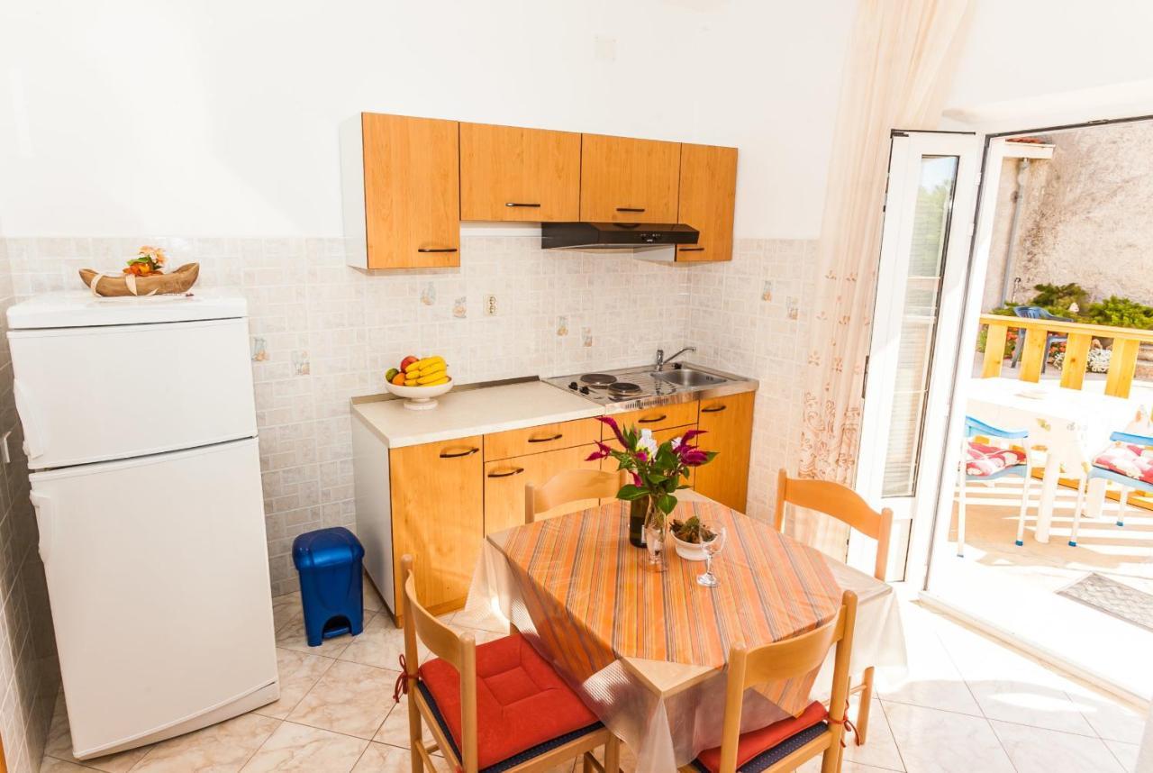 Sea View Apartment Sumartin Bagian luar foto