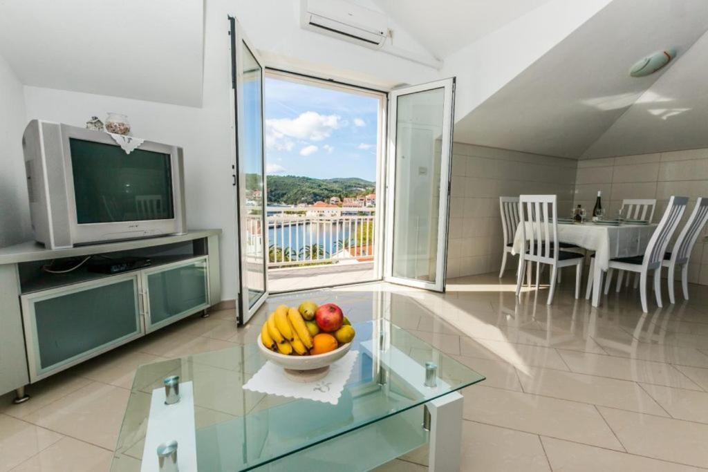 Sea View Apartment Sumartin Bagian luar foto