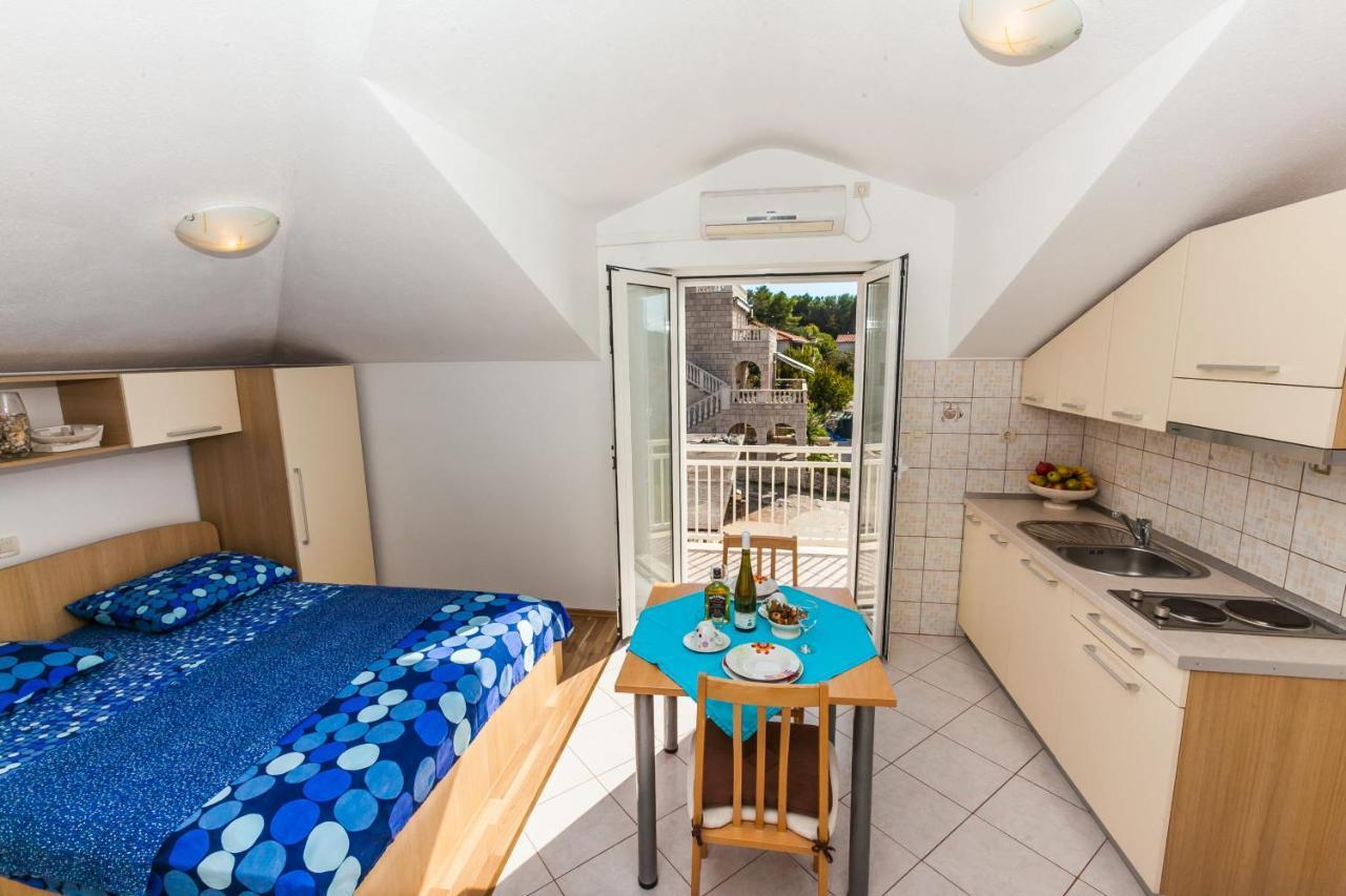 Sea View Apartment Sumartin Bagian luar foto