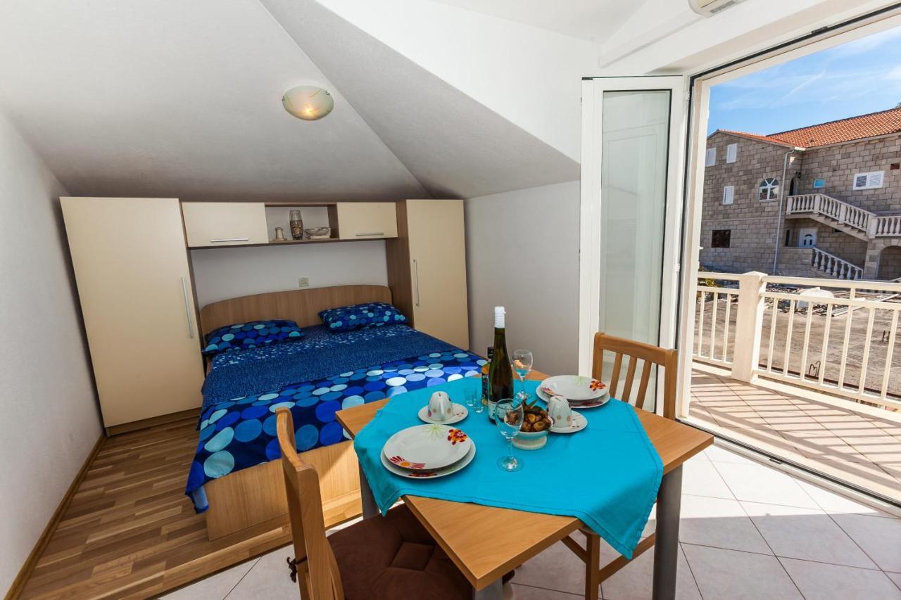 Sea View Apartment Sumartin Bagian luar foto